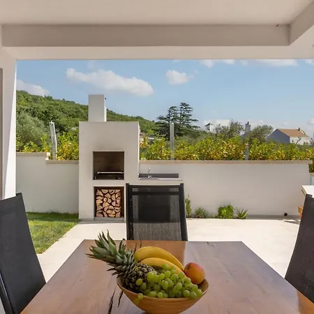 Apartment Luxury Marco Polo With A Private Swimming Pool With Salt Sea Water Punat