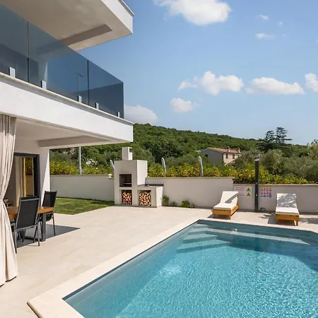 Apartment Luxury Marco Polo With A Private Swimming Pool With Salt Sea Water Punat