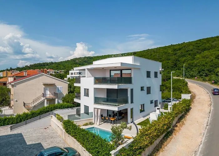 Appartamento Luxury Marco Polo With A Private Swimming Pool With Salt Sea Water Punat