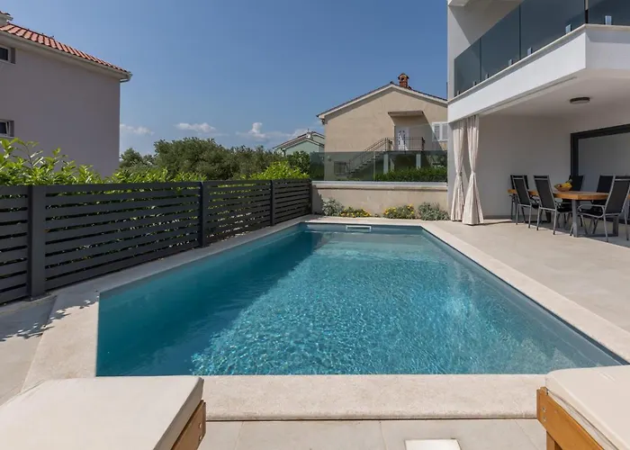 Appartamento Luxury Marco Polo With A Private Swimming Pool With Salt Sea Water