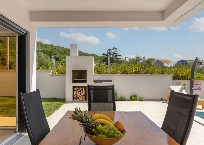 Appartamento Luxury Marco Polo With A Private Swimming Pool With Salt Sea Water Punat