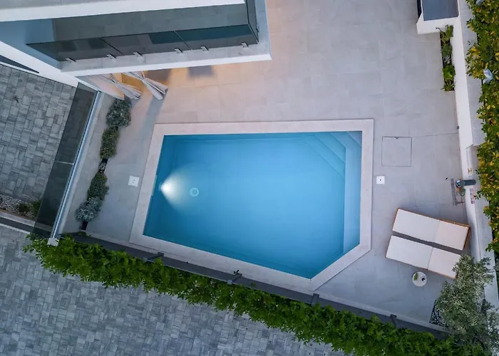 Luxury Marco Polo With A Private Swimming Pool With Salt Sea Water Appartamento Punat