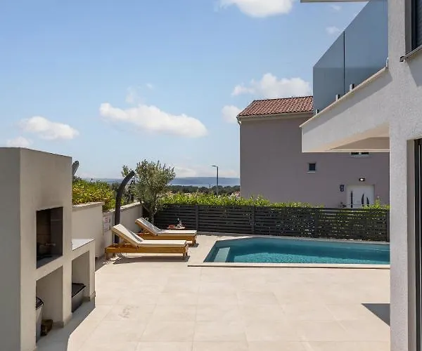 公寓 Luxury Marco Polo With A Private Swimming Pool With Salt Sea Water 普纳特