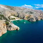 Luxury Marco Polo With A Private Swimming Pool With Salt Sea Water Lejlighed Punat
