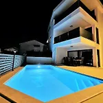 Luxury Marco Polo With A Private Swimming Pool With Salt Sea Water * Punat
