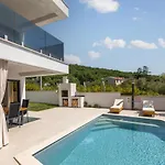 Apartamento Luxury Marco Polo With A Private Swimming Pool With Salt Sea Water Punat