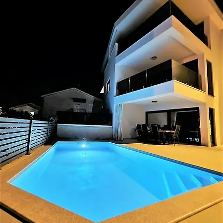 Luxury Marco Polo With A Private Swimming Pool With Salt Sea Water * Punat
