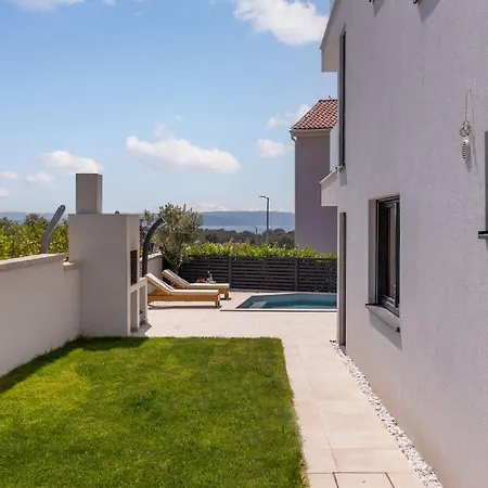Luxury Marco Polo With A Private Swimming Pool With Salt Sea Water Punat