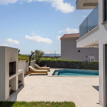 Apartment Luxury Marco Polo With A Private Swimming Pool With Salt Sea Water Punat