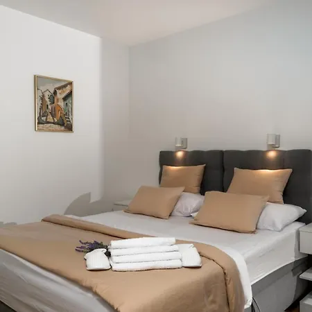 Luxury Marco Polo With A Private Swimming Pool With Salt Sea Water Apartamento Punat