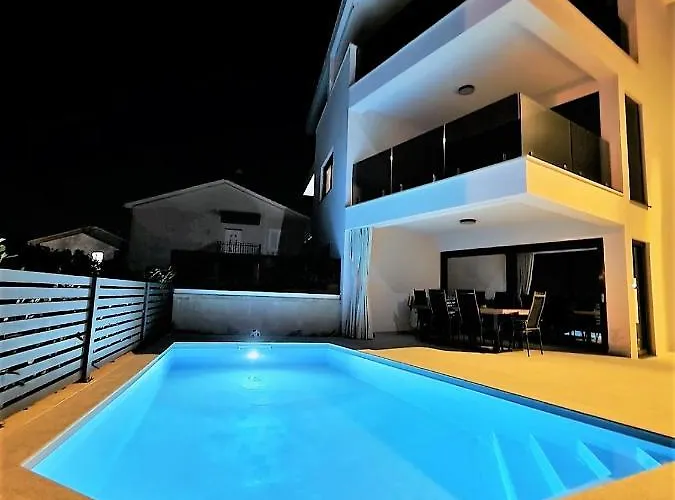Luxury Marco Polo With A Private Swimming Pool With Salt Sea Water * Punat