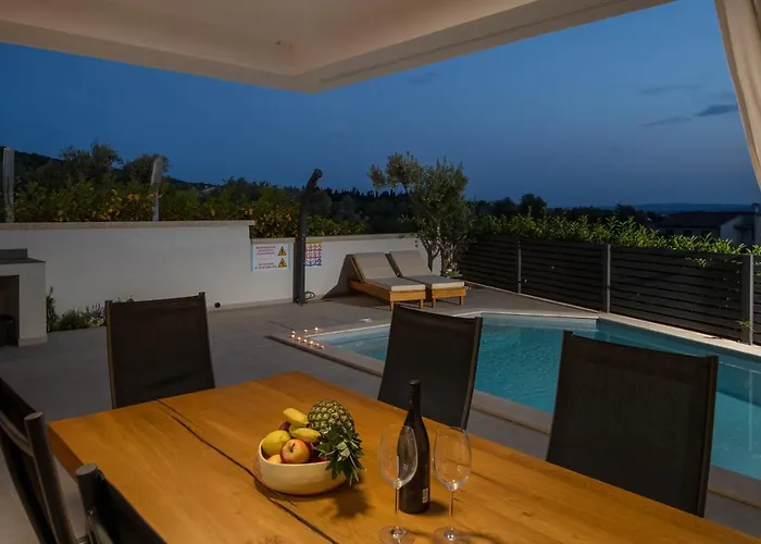 Luxury Marco Polo With A Private Swimming Pool With Salt Sea Water